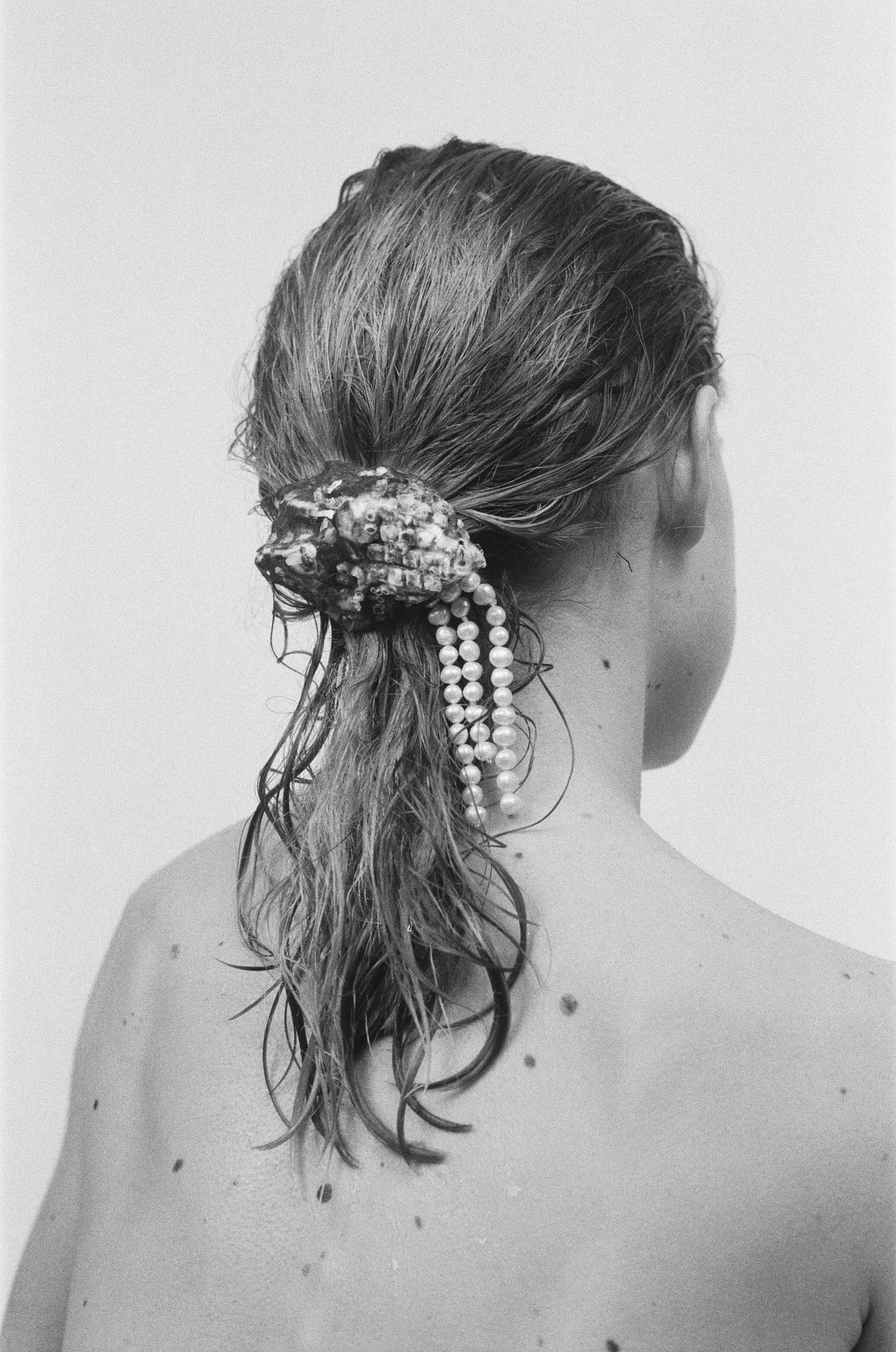 Pearly hair clip